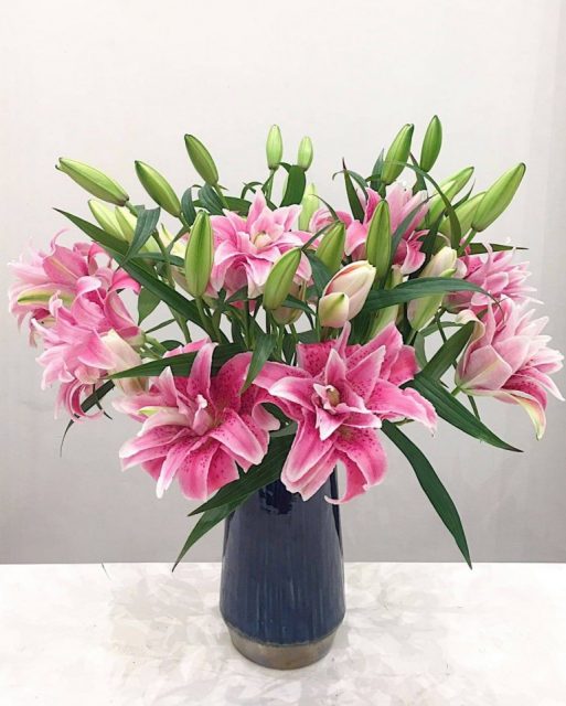 Nhiều người yêu thích và lựa chọn hoa lily làm quà tặng thăng chức người thân, bạn bè