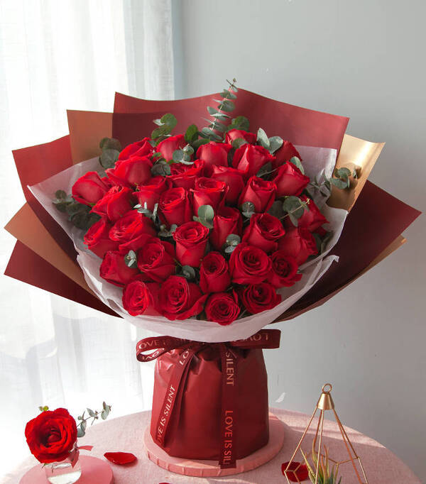 Hoa hồng thích hợp tặng sinh nhật cho những đối tượng trẻ